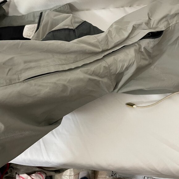 US Army Jacket Mens Medium Short Grey Physical Fitness Uniform PFU Windbreaker - Picture 7 of 8